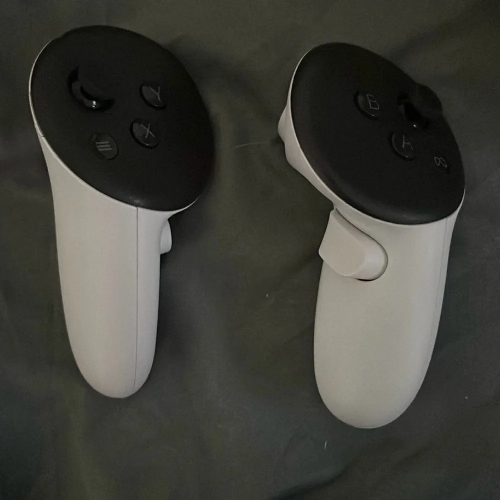 White VR Headset